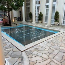 アーフェリーク迎賓館 大阪の画像｜披露宴会場の横にプールがあります