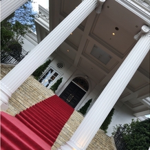 ガーデンヒルズ迎賓館　大宮の画像｜チャペル2 出口階段