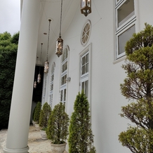 ガーデンヒルズ迎賓館　大宮の画像｜白基調。グリーンも配置されている。