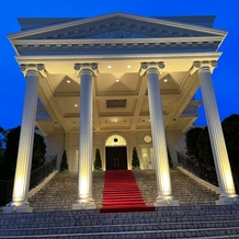 ベイサイドパーク迎賓館　千葉みなとの画像｜【ホワイトハウス】
大階段は夜も素敵でした。