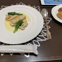 ＡＱＵＡ　ＧＡＲＤＥＮ　ＴＥＲＲＡＣＥ（アクアガーデンテラス）の画像｜試食の魚料理です