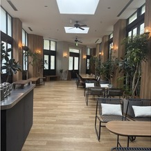 ＡＱＵＡ　ＧＡＲＤＥＮ　ＴＥＲＲＡＣＥ（アクアガーデンテラス）の画像｜カフェスペース　
挙式会場も全てバリアフリーでつながっているのがいいと思いました。