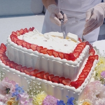 ベイサイド迎賓館　松山の画像｜ウエディングケーキ、デザートブッフェ