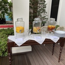 ガーデンヒルズ迎賓館　松本の画像｜ガーデンに設置されたお洒落な飲み物。