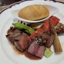 ガーデンヒルズ迎賓館　松本の画像｜信州牛ロース肉のローストを試食でいただきました。