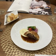 表参道TERRACEの画像｜お肉料理と特別仕様のパン