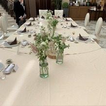 アニバーサリークラブ　フラワーガーデンの画像｜テーブル