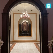 ウェスティンホテル大阪の画像｜バカラのシャンデリア