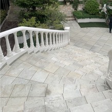 ＡＩＬＥ ｄ’ＡＮＧＥ garden（エルダンジュ　ガーデン）の画像｜大階段