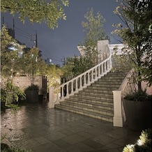 ＡＩＬＥ ｄ’ＡＮＧＥ garden（エルダンジュ　ガーデン）の画像｜この大階段をフラワーシャワーやバブルシャワーをしながら歩きたい。