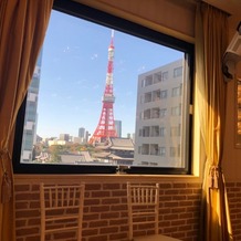 ホテル　メルパルク東京の画像｜午後の時間の披露宴でしたが、あたたかい光がたくさん入りとても気持ちのいい空間でした。