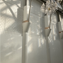 ホテル　メルパルク横浜の画像｜ガラス張りの天井からの光が反射して壁がキラキラしています！