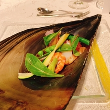 AILE d’ANGE NAGOYA（エルダンジュ ナゴヤ）の画像｜大きな貝殻に乗ったサラダ