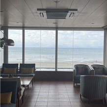 ＡＭＡＮＤＡＮ　ＢＬＵＥ　鎌倉（アマンダンブルー鎌倉）の画像｜待合室、海が広がります