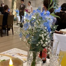 Ｌｅ　Ｍｅｒｃｉ（ル・メルシェ）の画像｜テーブルの花