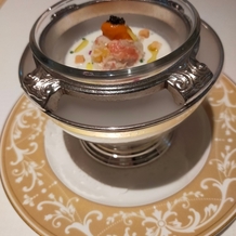 ホテル インターコンチネンタル 東京ベイの画像｜魚介系の前菜です。とても美味しかったです。
見た目も素晴らしいです。