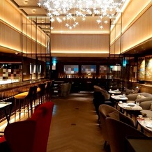 ホテル インターコンチネンタル 東京ベイの画像｜ラウンジは控え室があくまでゲストの方々に利用いただくそうです。