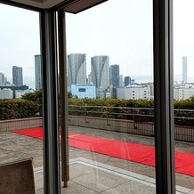 ホテル インターコンチネンタル 東京ベイの画像｜フラワーシャワーをする所だそうです。お天気が良ければとても良い景色だと思います！