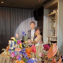 ホテル インターコンチネンタル 東京ベイの画像｜メインテーブル装花
