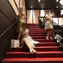 太宰府迎賓館の画像｜会場内の大きな階段