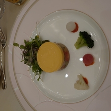 シェラトングランドホテル広島の画像｜タラバガニと野菜のアスピック仕立て