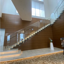 シェラトングランドホテル広島の画像｜ロビーの階段