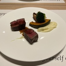 宮の森フランセス教会の画像｜メインのお肉料理はとても柔らかく美味しかったです