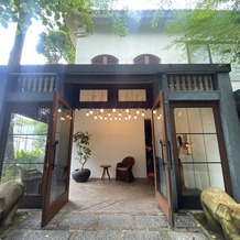 ザ ナンザンハウス（ＴＨＥ ＮＡＮＺＡＮ ＨＯＵＳＥ）の画像｜ホテルのような入り口です