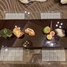 ORIENTAL KYOTO SUZAKU-TEI 朱雀邸（オリエンタル京都朱雀邸）の画像｜昆布が扇子の形にカットされた前菜