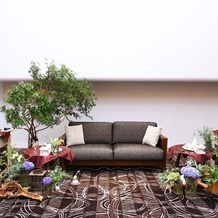 ノートルダム神戸 Ｎｏｔｒｅ Ｄａｍｅ ＫＯＢＥの画像｜披露宴の新郎新婦の席です。