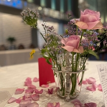 ノートルダム神戸 Ｎｏｔｒｅ Ｄａｍｅ ＫＯＢＥの画像｜テーブル装花