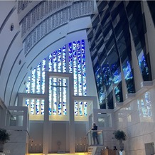 ノートルダム神戸 Ｎｏｔｒｅ Ｄａｍｅ ＫＯＢＥの画像｜ステンドグラスが幻想的でした