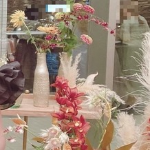 ノートルダム神戸 Ｎｏｔｒｅ Ｄａｍｅ ＫＯＢＥの画像｜装花が豪華で会場にぴったりです