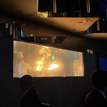 ＹＯＫＯＨＡＭＡ　ＭＯＮＯＬＩＴＨ（横浜モノリス）の画像｜披露宴中のフランベショー
