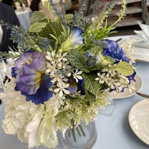 ｍｏｉｔｉｅ　ｍｏｉｔｉｅ（モアチェ　モアチェ）～リバーサイドテラス～の画像｜テーブル装花
