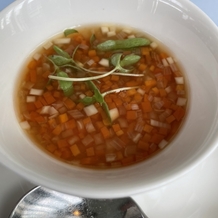 ｍｏｉｔｉｅ　ｍｏｉｔｉｅ（モアチェ　モアチェ）～リバーサイドテラス～の画像｜コンソメスープの下に茶碗蒸しが入っています