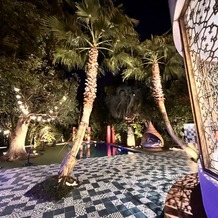 ＡＬＴＡＶＩＳＴＡ　ＧＡＲＤＥＮ（アルタビスタ　ガーデン）の画像｜ガーデンの夜の雰囲気