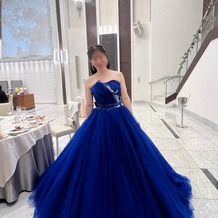 ラ・メゾン Ｓｕｉｔｅ 姫路の画像｜お色直しドレスは、青にしました。予算オーバーでしたが、やはり妥協せず選ぶ項目はドレスかなと思います