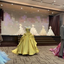 マリエールオークパインの画像｜カラードレスとウエディングドレスの展示がありました