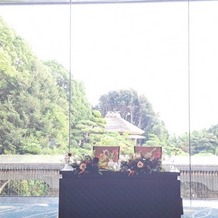 ジェームス邸（神戸市指定有形文化財）の画像｜高砂席はフラットですが広々とした会場なので写真も撮りやすかったです。自然光も入り景色も楽しめました。