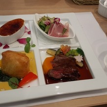 アニヴェルセル みなとみらい横浜の画像｜前菜、肉料理、魚料理、デザート