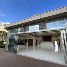 アニヴェルセル みなとみらい横浜の画像｜開放感ある中でフラワーシャワーができます。