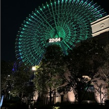 アニヴェルセル みなとみらい横浜の画像｜夜になると近くの観覧車がライトアップしていて、観光になってとてもよかったです