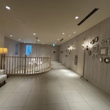 アニヴェルセル みなとみらい横浜の画像｜挙式会場から披露宴会場までの動線