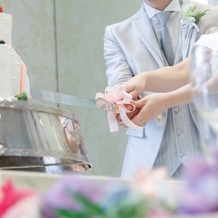 百花籠（ひゃっかろう）―Neo Japanesque Wedding―の画像｜ケーキナイフにはリボンが付いてました