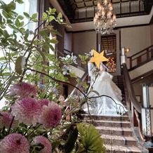 百花籠（ひゃっかろう）―Neo Japanesque Wedding―の画像｜ロビーです。結婚式当日はバイオリン演奏がありました。