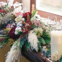 百花籠（ひゃっかろう）―Neo Japanesque Wedding―の画像｜会場に合う雰囲気のお花にしてもらいました