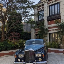 代官山　鳳鳴館の画像｜式場設備入り口に設置してある車