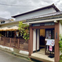 ＨＡＴＳＵＮＥＹＡ　ＧＡＲＤＥＮ　～since 1868 KAWAGOE～の画像｜併設されているレストラン(友人等はここで挙式を待つとのこと)