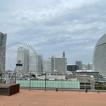 ＴＨＥ　ＧＲＡＮＤ　ＯＲＩＥＮＴＡＬ　ＭＩＮＡＴＯＭＩＲＡＩ （グランドオリエンタル みなとみらい）の画像｜屋上スペースからの景色